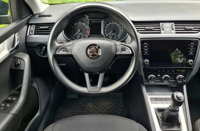 Skoda Octavia cena 69900 przebieg: 142442, rok produkcji 2019 z Łódź małe 407